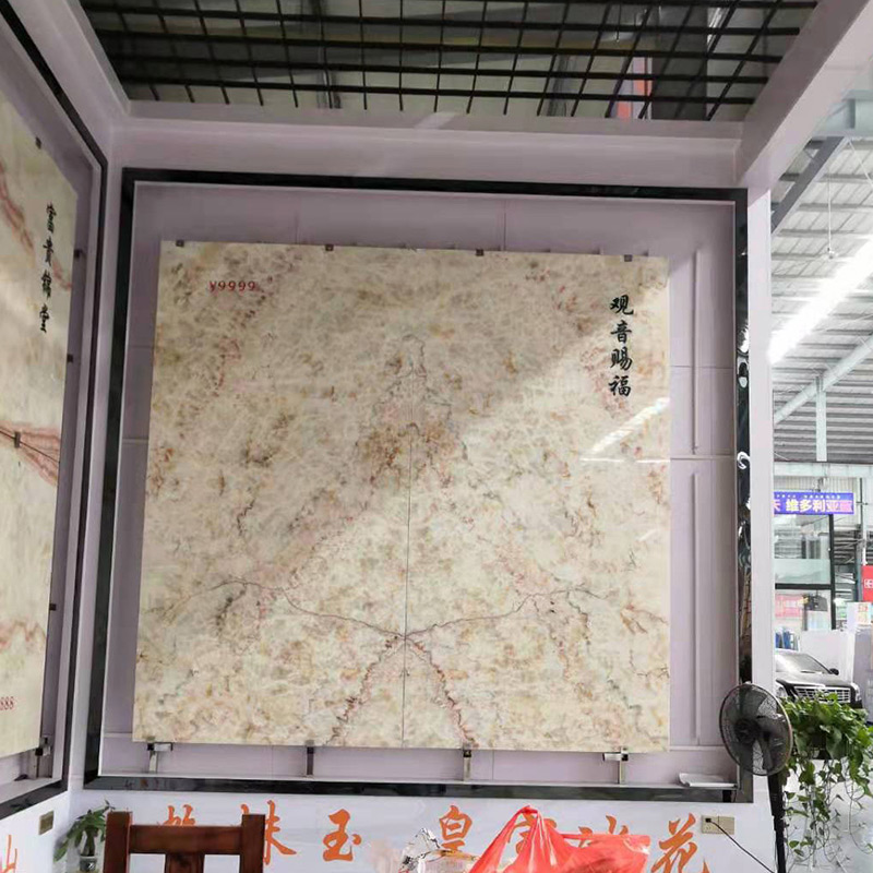 Pared de fondo translúcido de losas de ónix de jade de araña de hielo