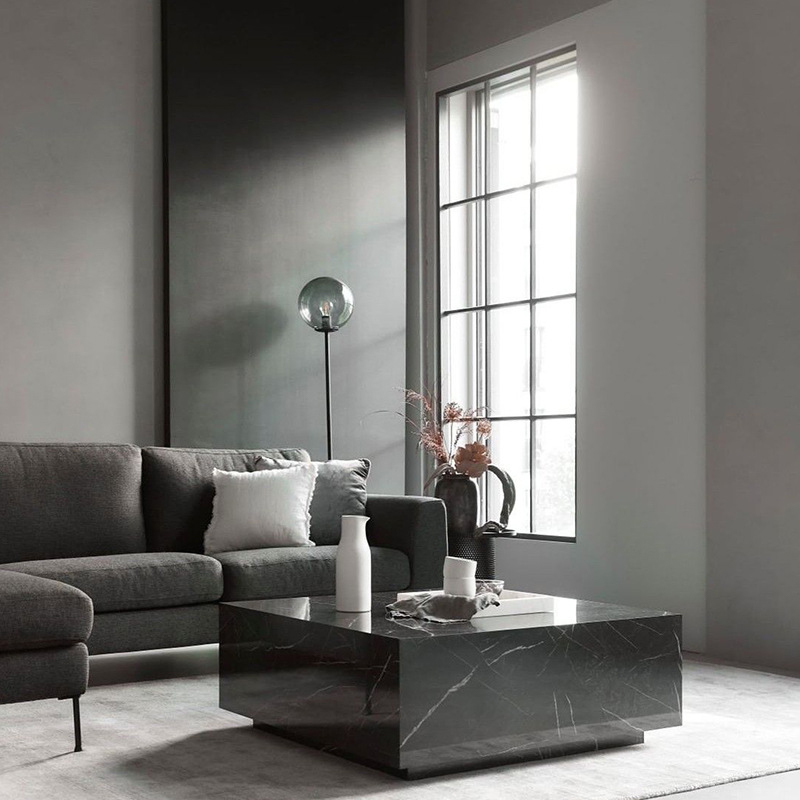 Mesa de mármol blanco y negro