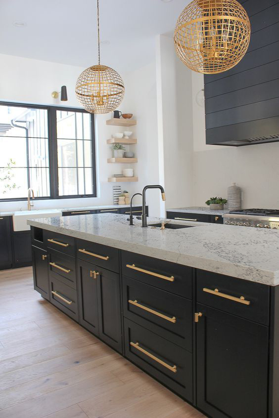 5025 Moon White Calacatta Quartz Countertops Customized