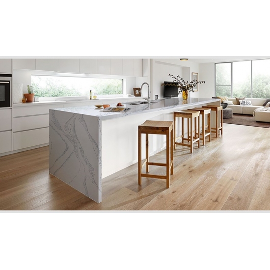 5004 Brittanicca Quartz